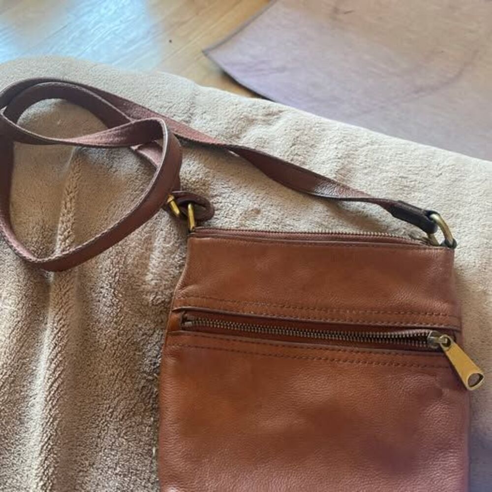 Fossil Leather Crossbody Bag — Tan, Zip Top